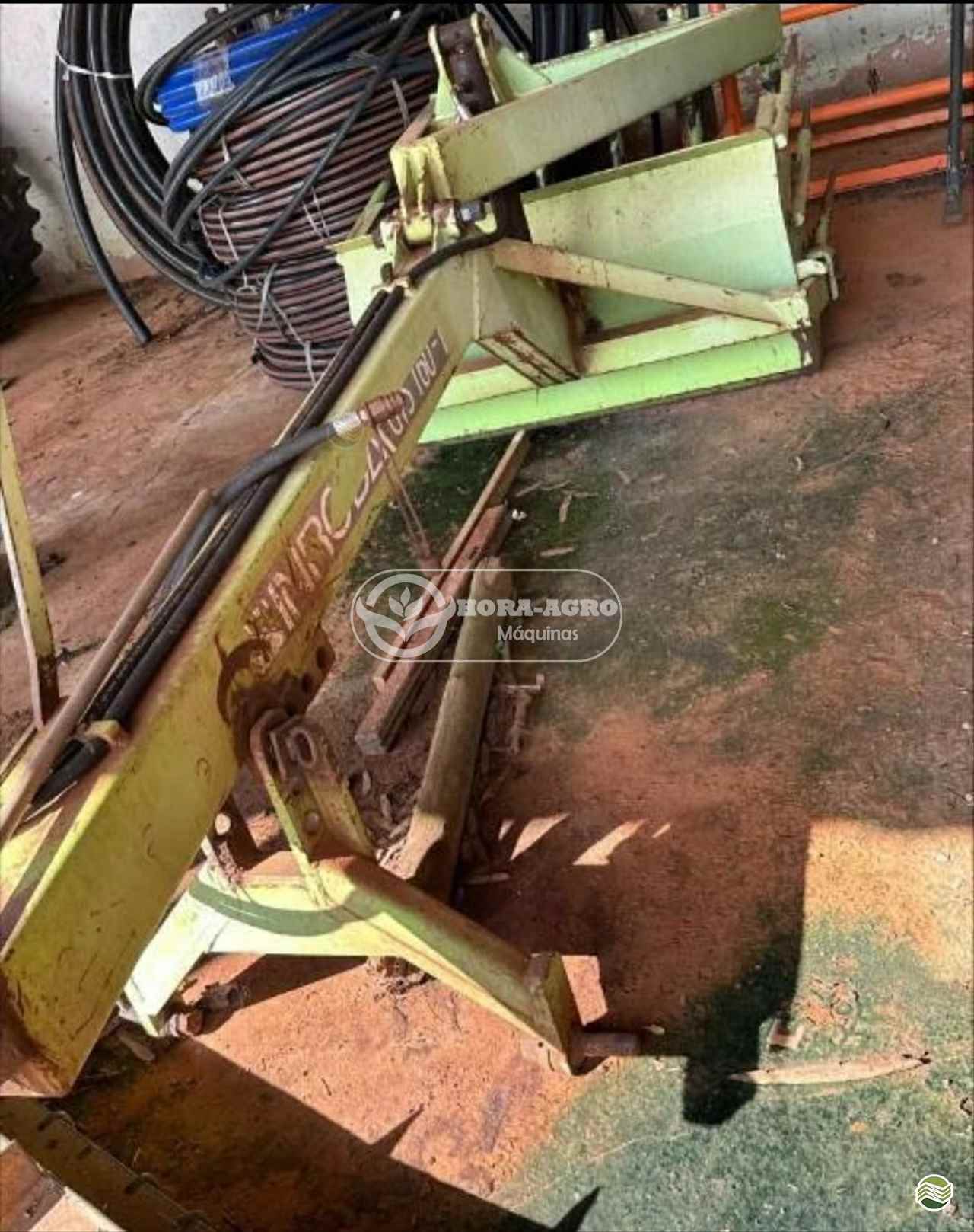 IMPLEMENTOS AGRICOLAS CONCHA E LAMINA GARFO DE PEGAR SILAGEM Hora-Agro Máquinas RIBEIRAO PRETO SÃO PAULO SP